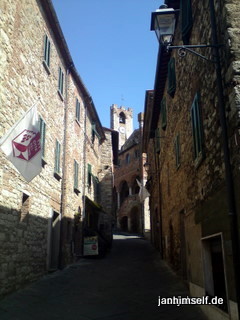 Gasse Castagneto Carducci, Sassetta und Suvereto 