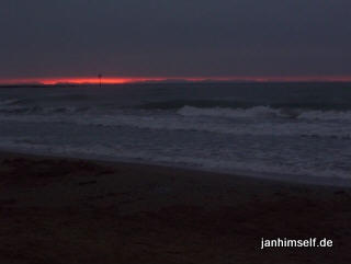 Erste Sonnenstrahlen am Strand von Jesolo